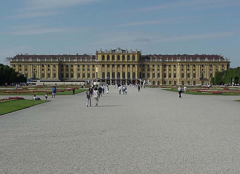 Castle In Vienna 3.jpg